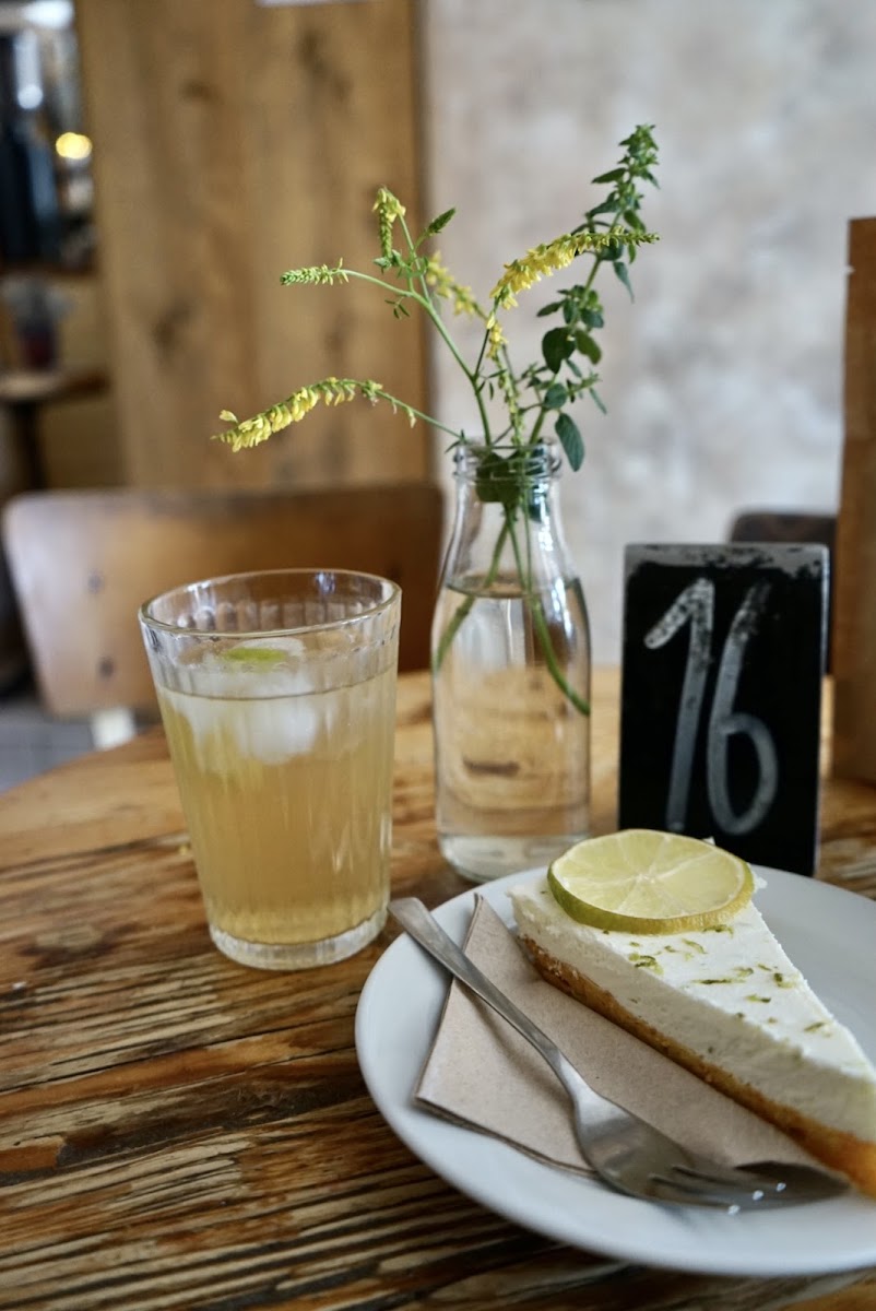 Stastna Koza - Barevny Bufet-9